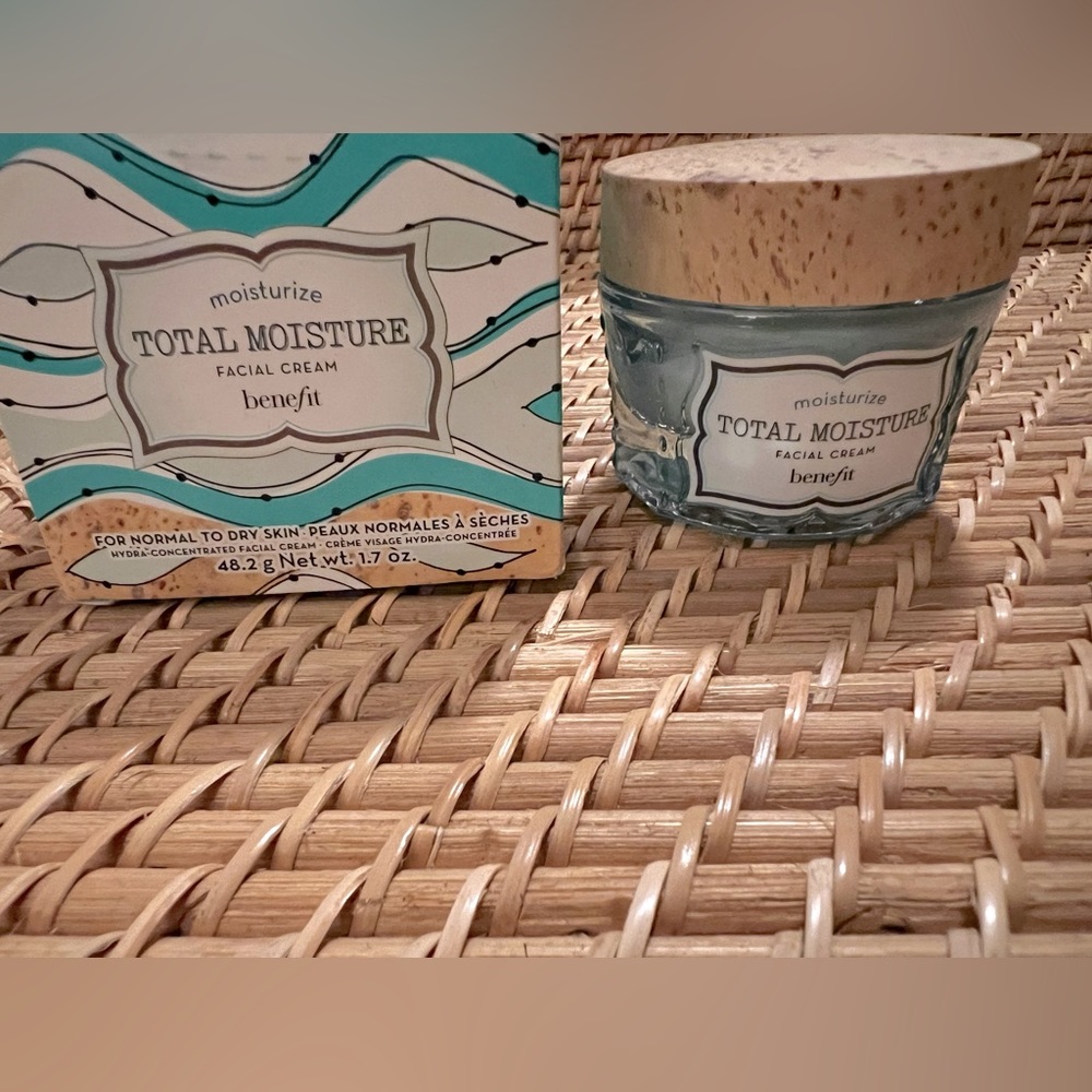 NIB Benefit Total Moisture Facial Cream 1.7 oz